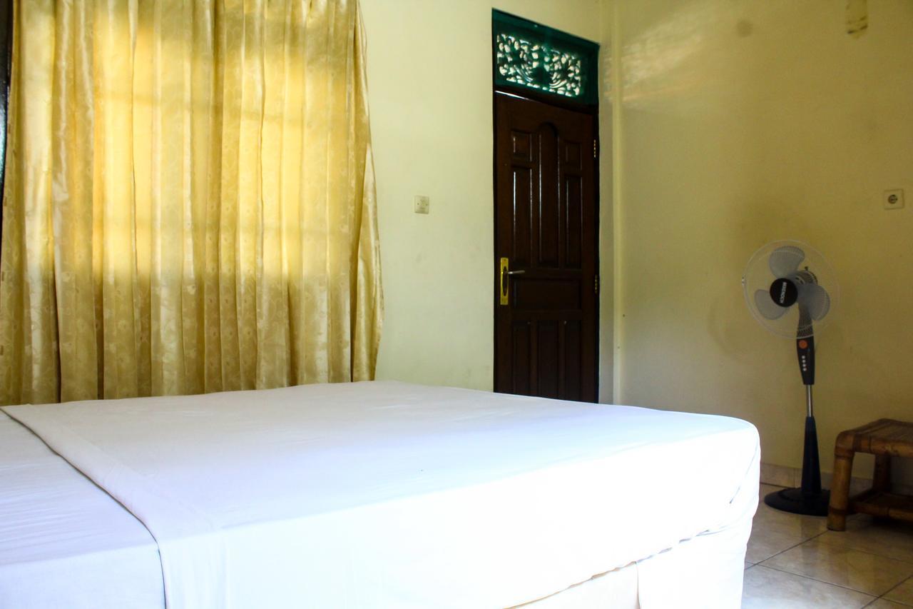 Lolo Beach Inn Legian Buitenkant foto