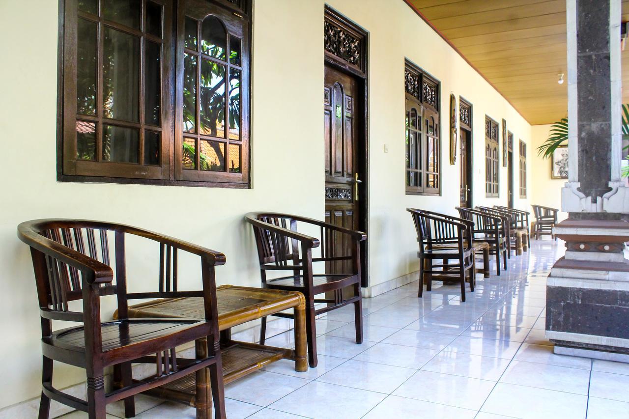 Lolo Beach Inn Legian Buitenkant foto