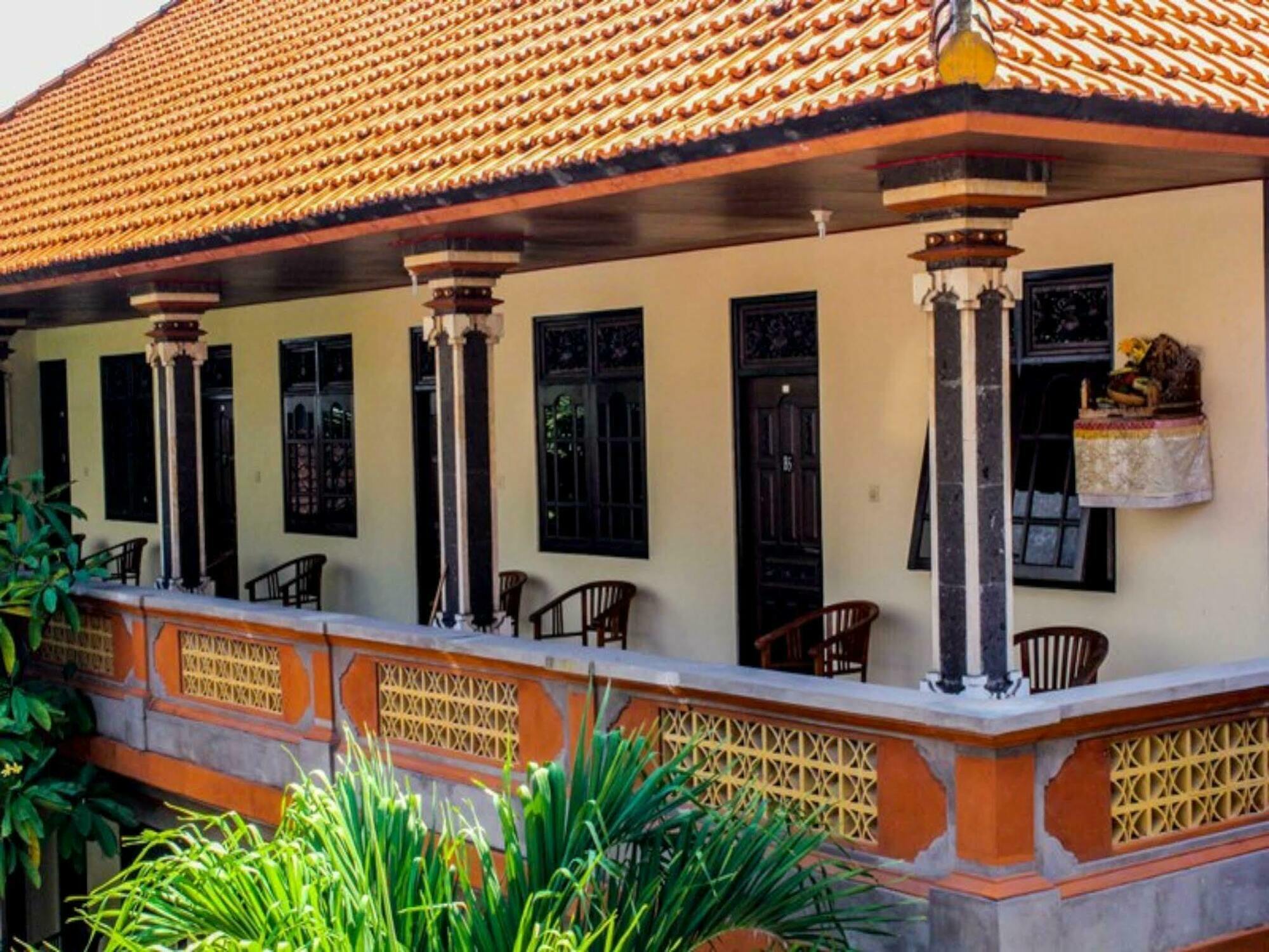 Lolo Beach Inn Legian Buitenkant foto