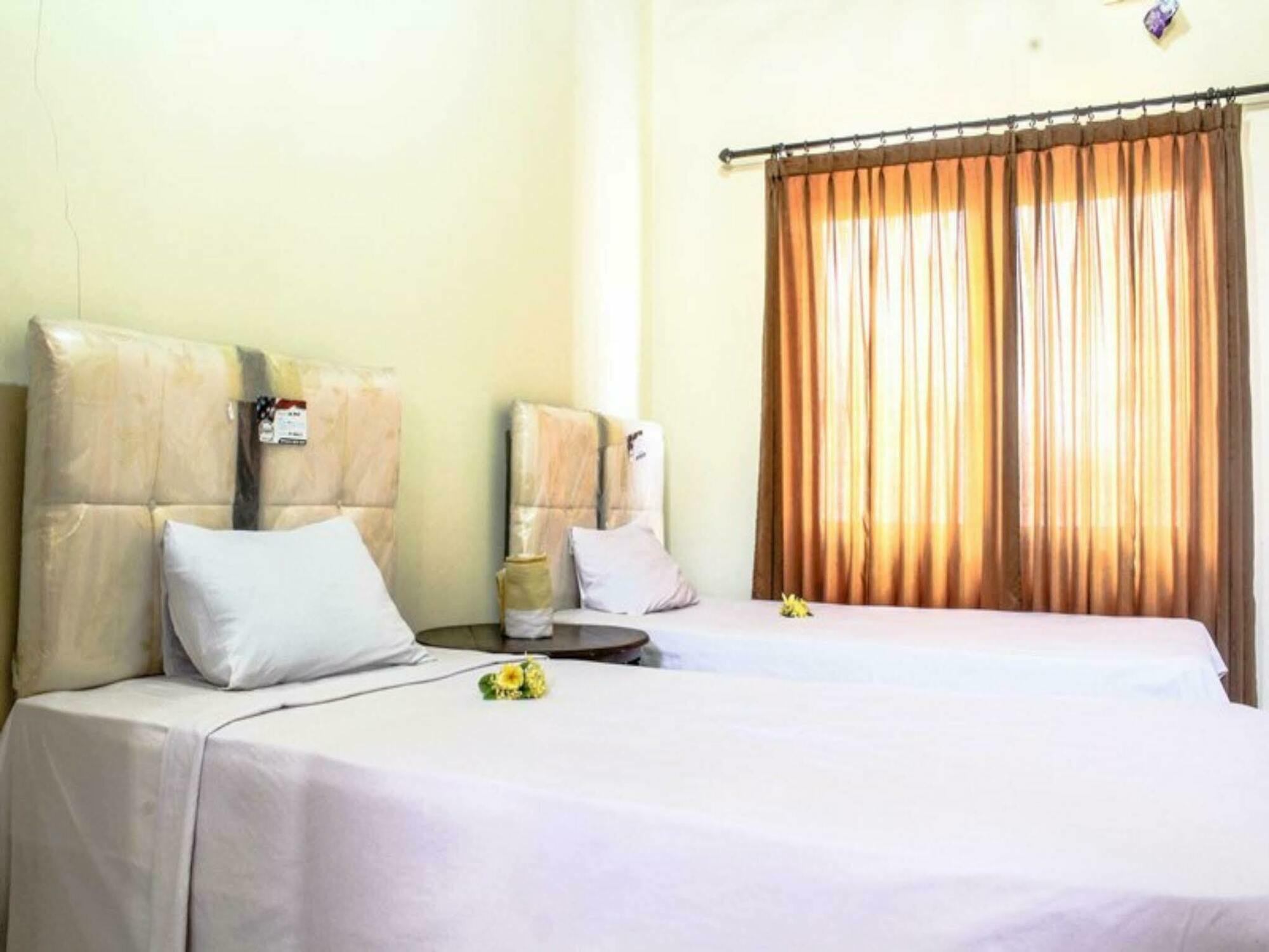 Lolo Beach Inn Legian Buitenkant foto