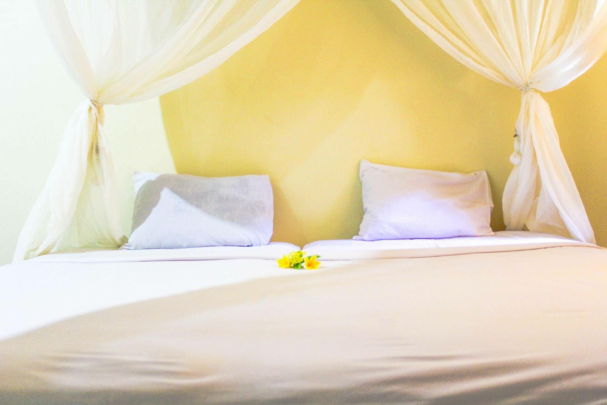 Lolo Beach Inn Legian Buitenkant foto
