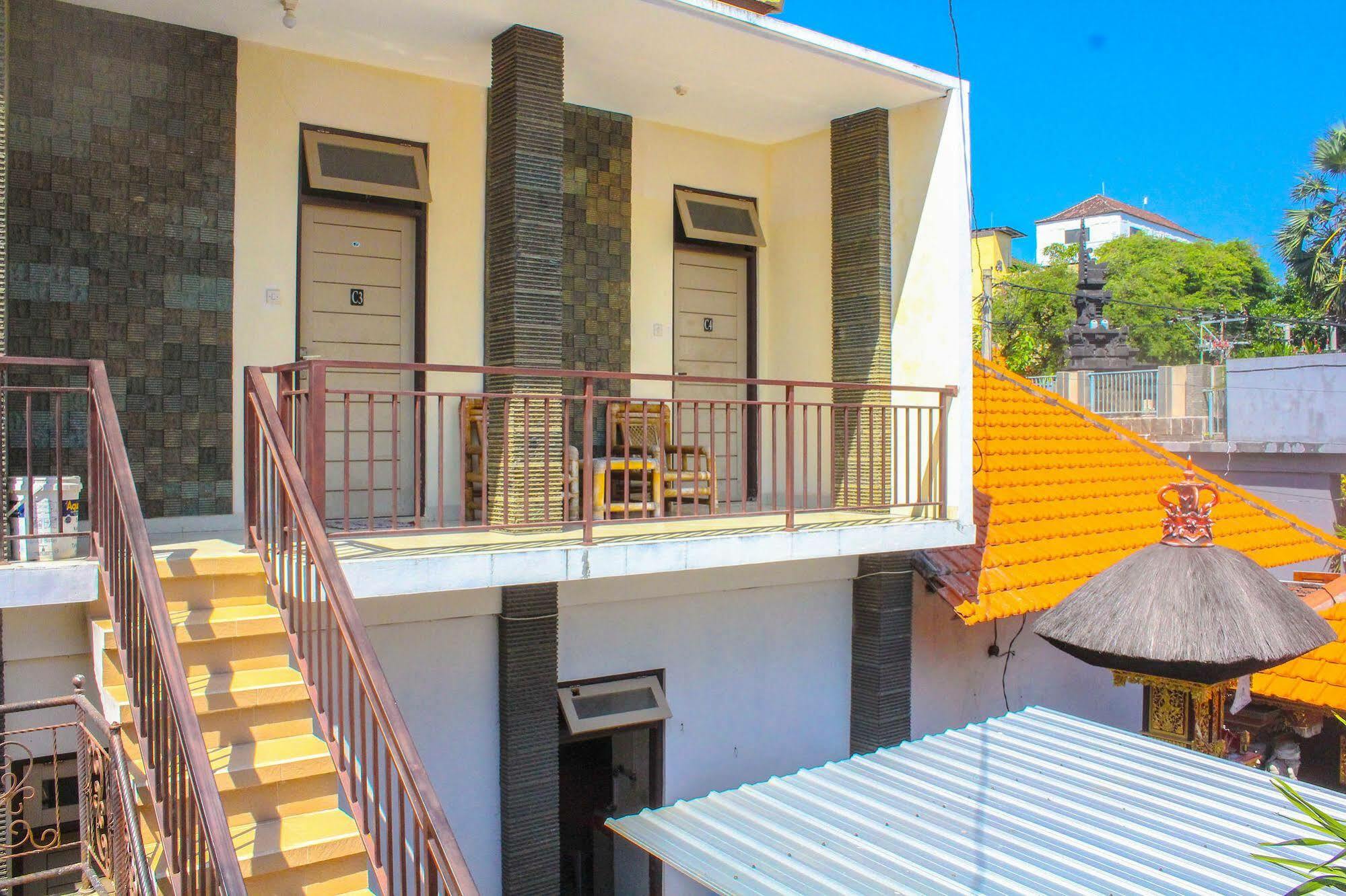 Lolo Beach Inn Legian Buitenkant foto