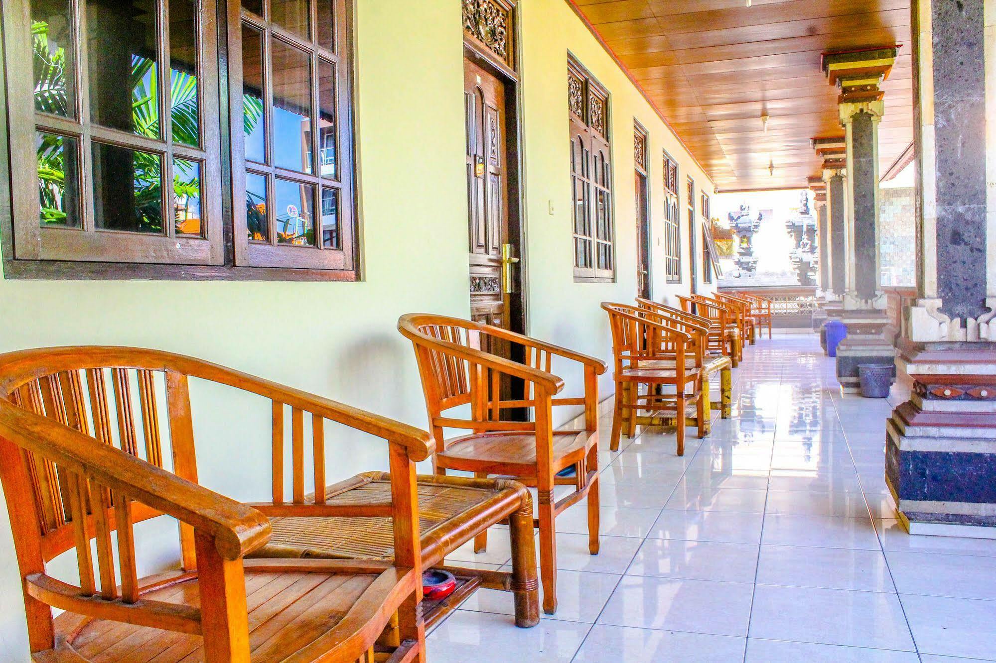 Lolo Beach Inn Legian Buitenkant foto