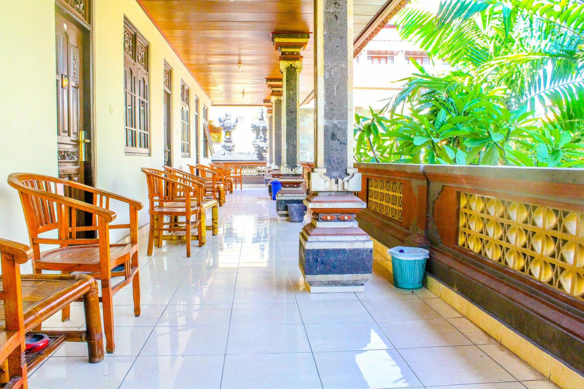 Lolo Beach Inn Legian Buitenkant foto
