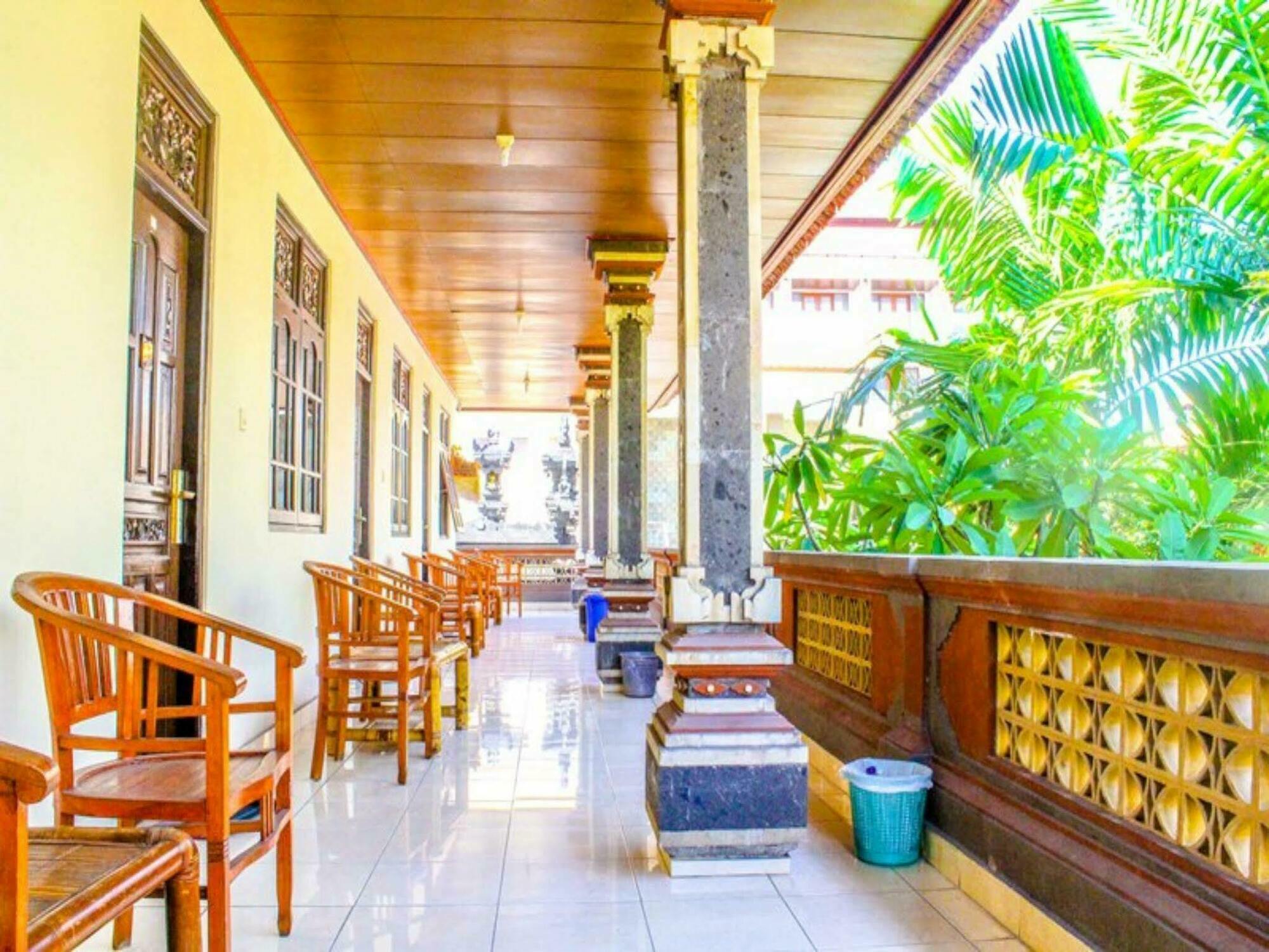 Lolo Beach Inn Legian Buitenkant foto